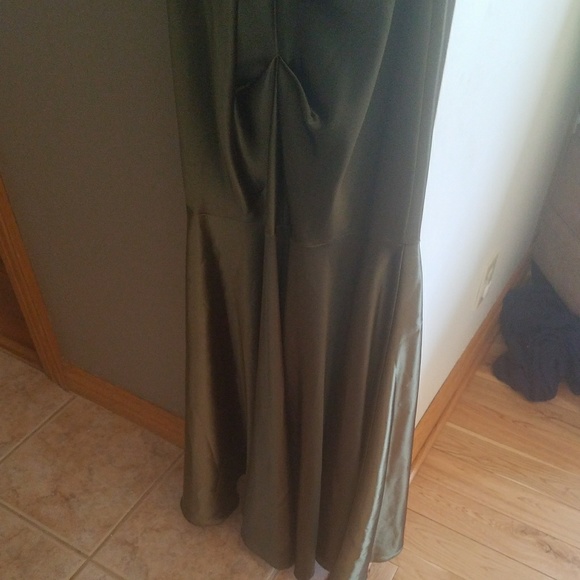 💃🎉XScape size 4 Gown, wore once - Picture 2 of 5